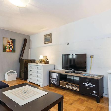 Amazing Apartment In Novi Vinodolski With Wifi エクステリア 写真