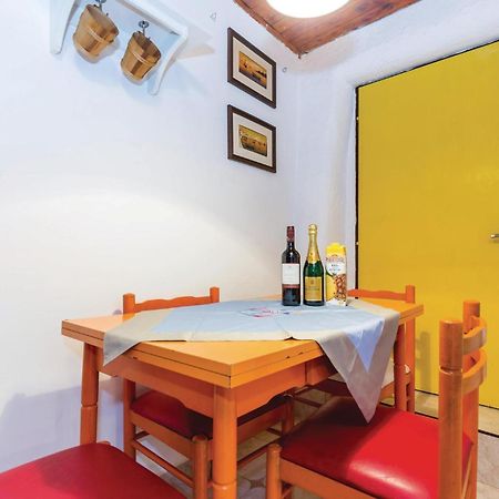 Amazing Apartment In Novi Vinodolski With Wifi エクステリア 写真