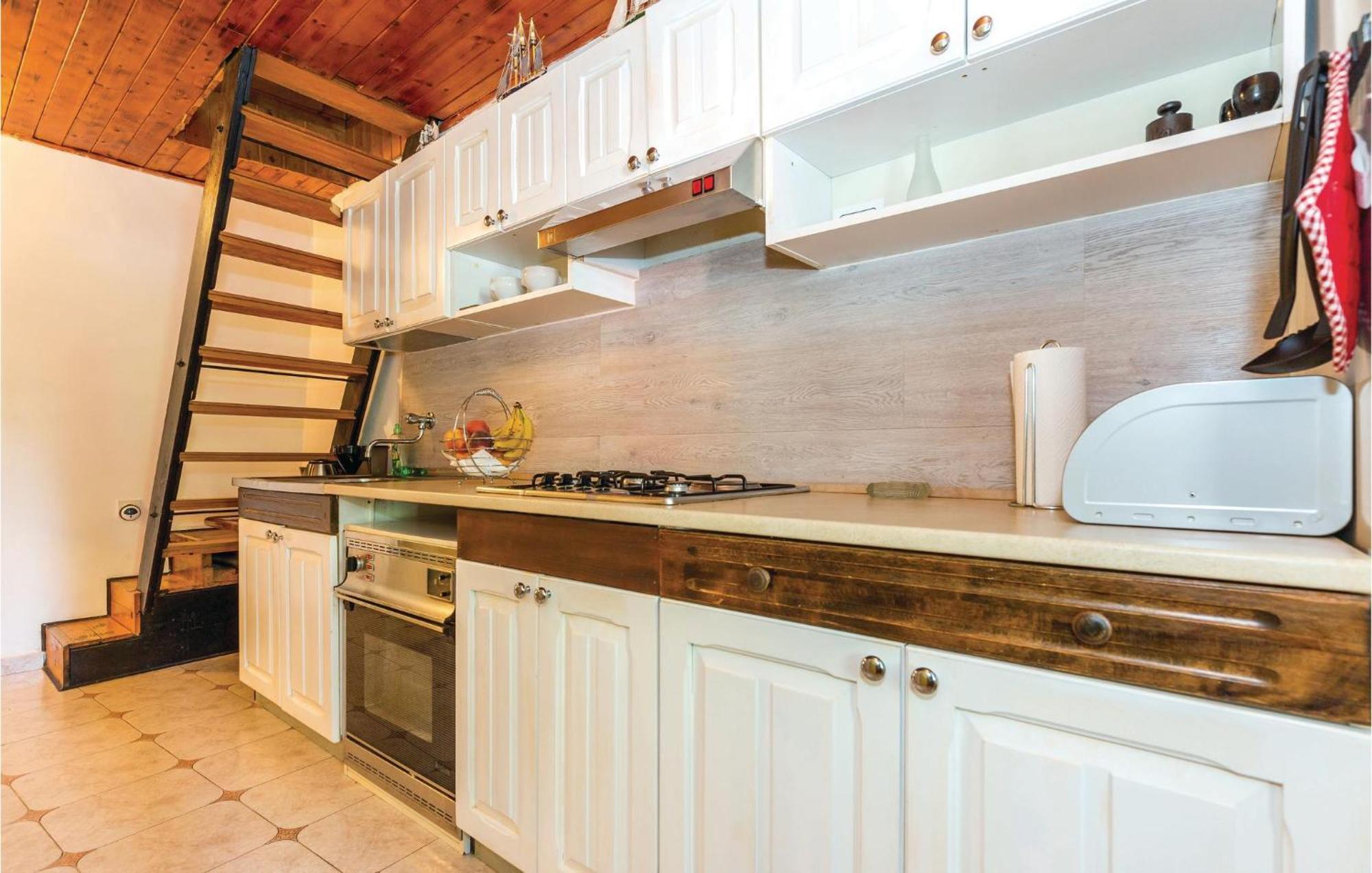 Amazing Apartment In Novi Vinodolski With Wifi エクステリア 写真