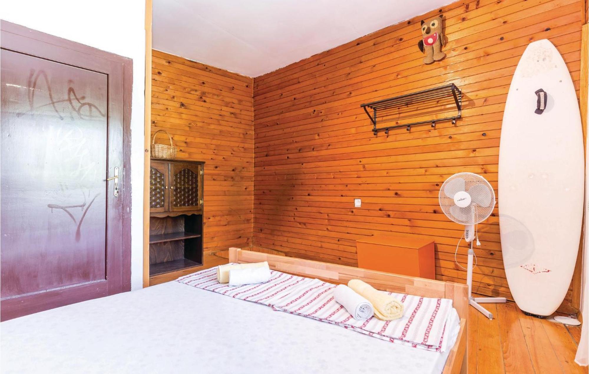 Amazing Apartment In Novi Vinodolski With Wifi エクステリア 写真